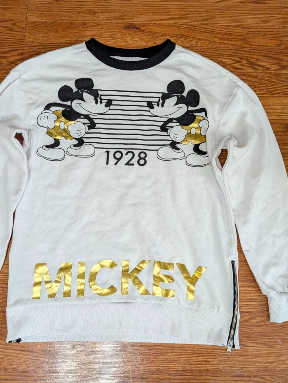Disney Parks Mickey Mouse 1928 Gold Foil Sweatshirt Vintage Style Crewneck NWOT